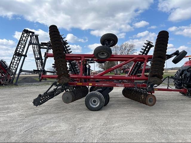 Image of Case IH 335VT equipment image 1