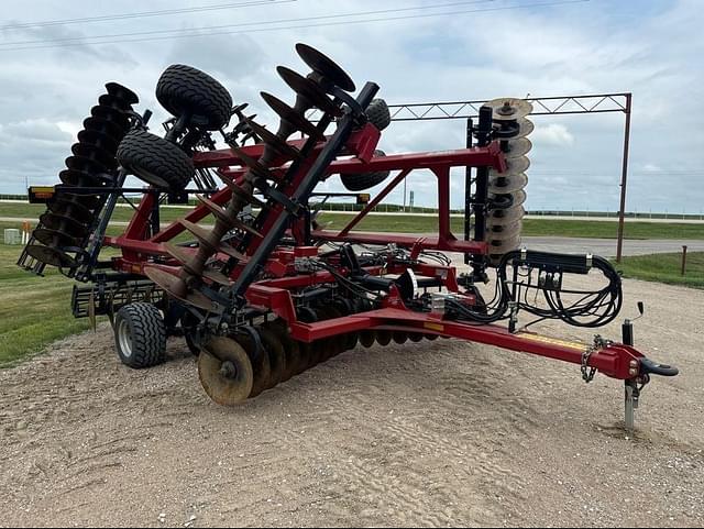 Image of Case IH 375 equipment image 2