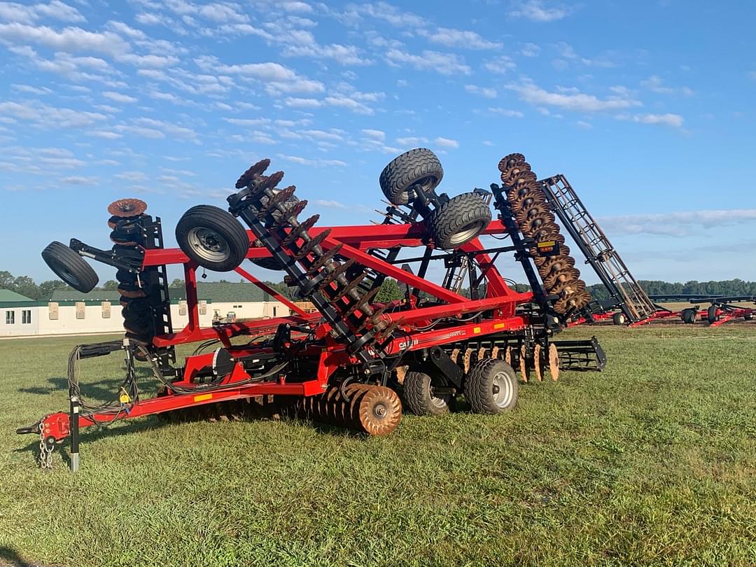 Image of Case IH 335VT Primary image