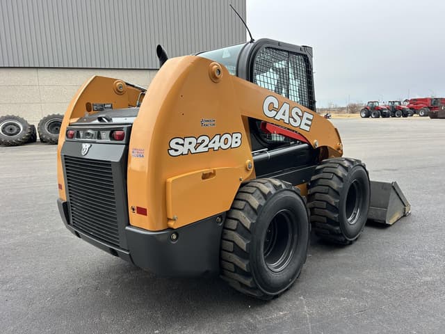 Image of Case SR240B equipment image 3