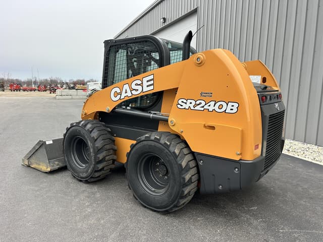 Image of Case SR240B equipment image 2