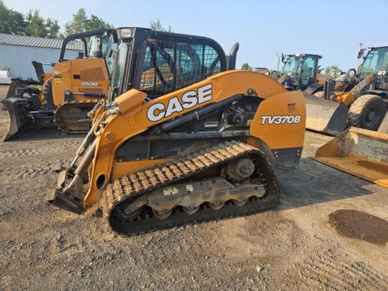 2021 Case TV370B Equipment Image0