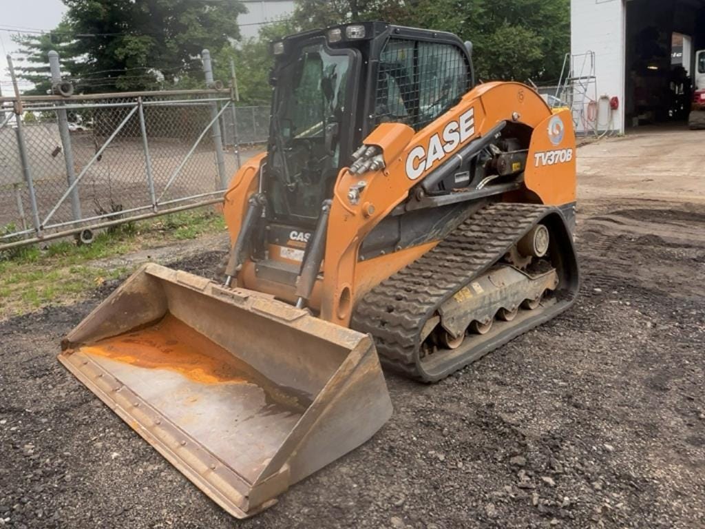 2021 Case TV370B Equipment Image0