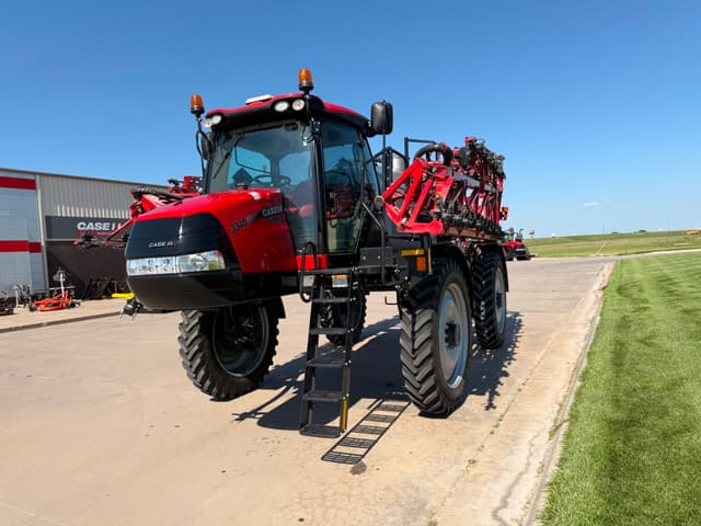 Image of Case IH Patriot 3340 equipment image 1