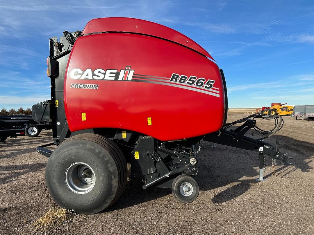 Image of Case IH RB565 Premium Primary Image