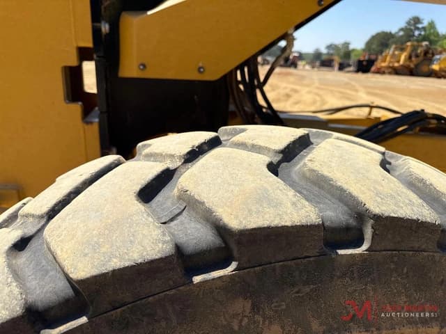 Image of Caterpillar 120 equipment image 4