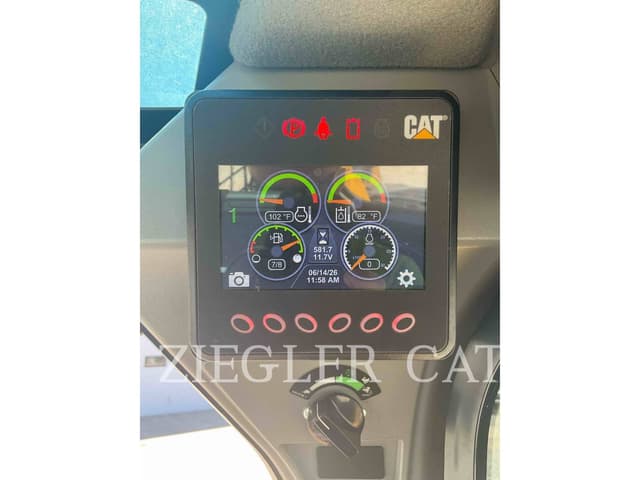 Image of Caterpillar 239D3 equipment image 4