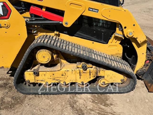 Image of Caterpillar 239D3 equipment image 4