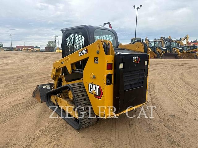 Image of Caterpillar 239D3 equipment image 4