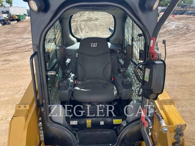 Image of Caterpillar 239D3 equipment image 3