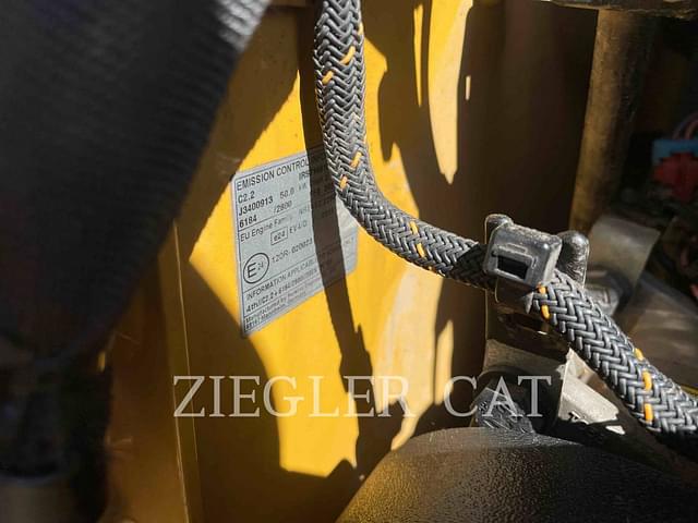 Image of Caterpillar 239D3 equipment image 4