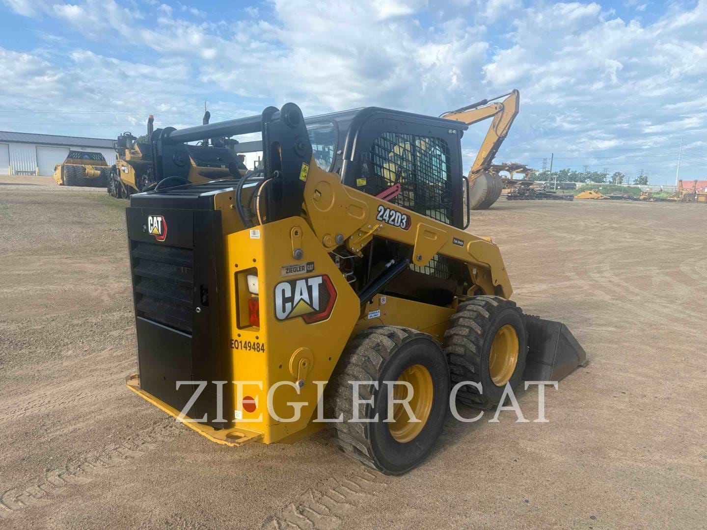 2021 Caterpillar 242D3 Equipment Image0
