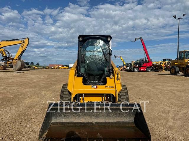 Image of Caterpillar 242D3 equipment image 4