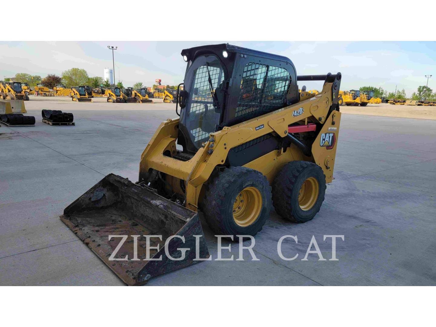 2021 Caterpillar 242D3 Equipment Image0