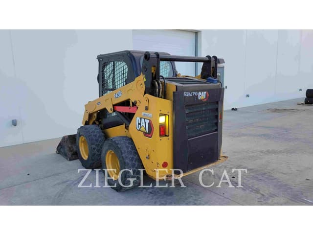 Image of Caterpillar 242D3 equipment image 3