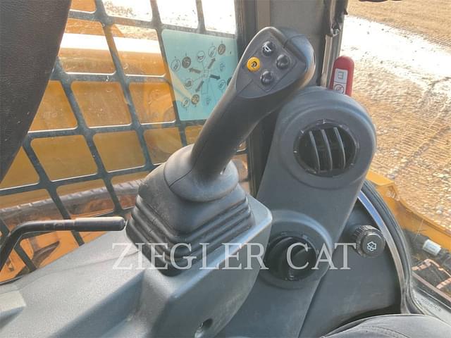 Image of Caterpillar 259D3 equipment image 1