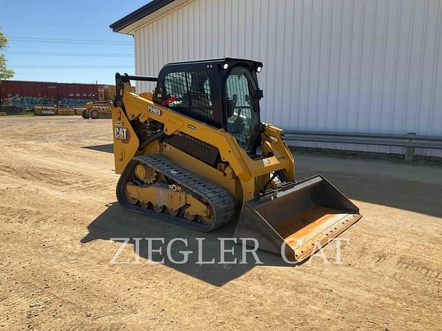 Image of Caterpillar 259D3 equipment image 4