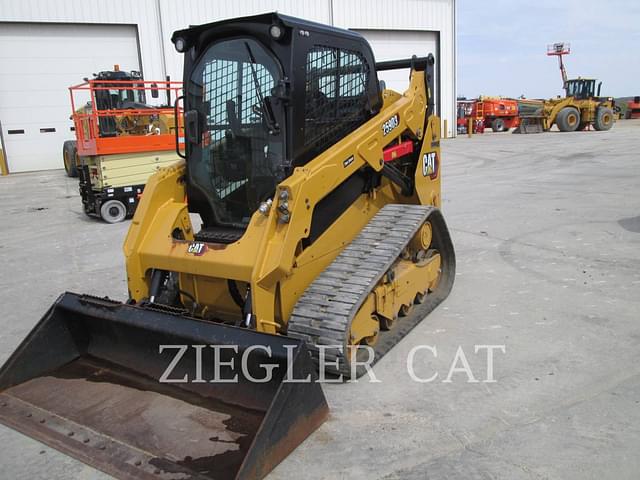 Image of Caterpillar 259D3 equipment image 3