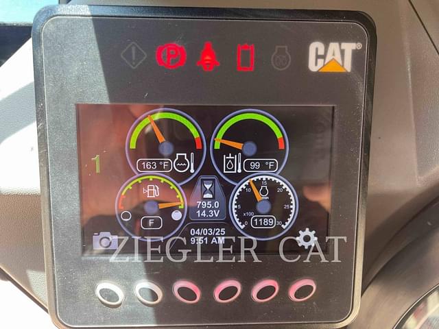 Image of Caterpillar 259D3 equipment image 3