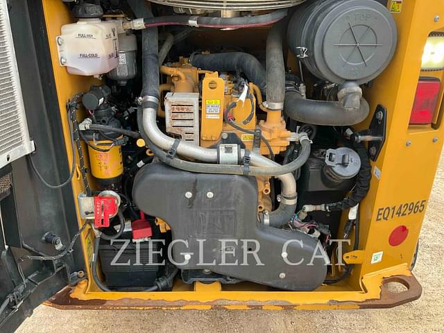 Image of Caterpillar 259D3 equipment image 4