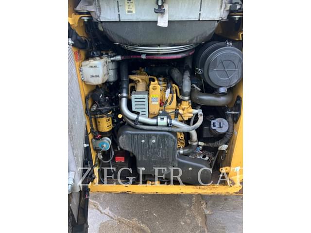 Image of Caterpillar 259D3 equipment image 4