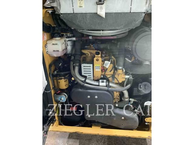 Image of Caterpillar 259D3 equipment image 3