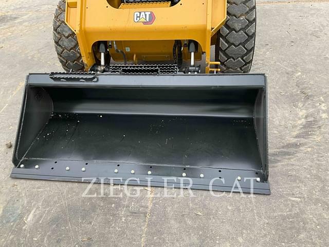 Image of Caterpillar 262D3 equipment image 3