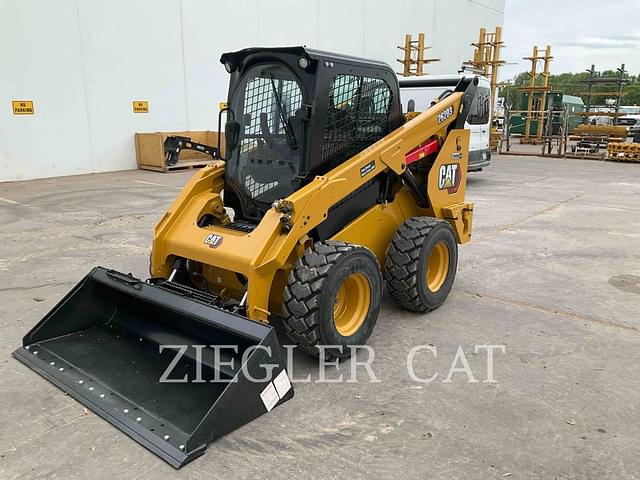 Image of Caterpillar 262D3 equipment image 2