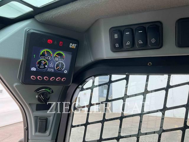 Image of Caterpillar 262D3 equipment image 3