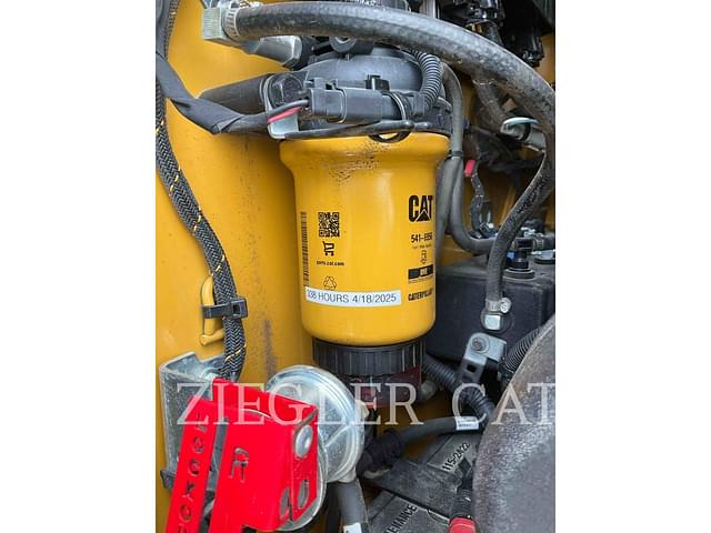 Image of Caterpillar 262D3 equipment image 3