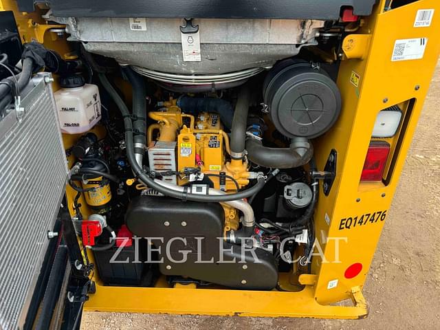 Image of Caterpillar 262D3 equipment image 3