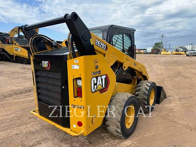 Image of Caterpillar 262D3 equipment image 2