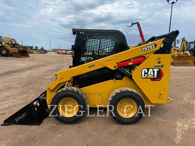 Image of Caterpillar 262D3 equipment image 2