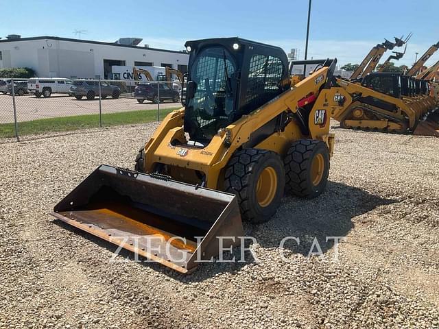 Image of Caterpillar 272D3 equipment image 4