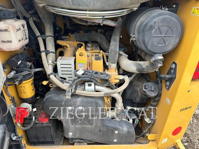 Image of Caterpillar 279D3 equipment image 2