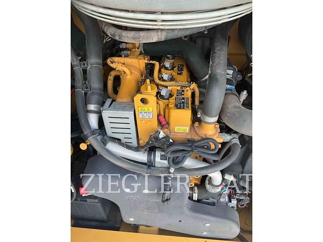 Image of Caterpillar 289D3 equipment image 3