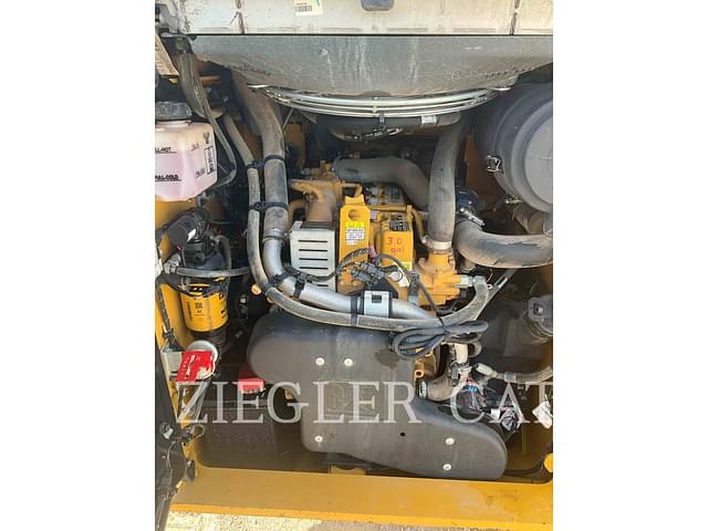 Image of Caterpillar 289D3 equipment image 4