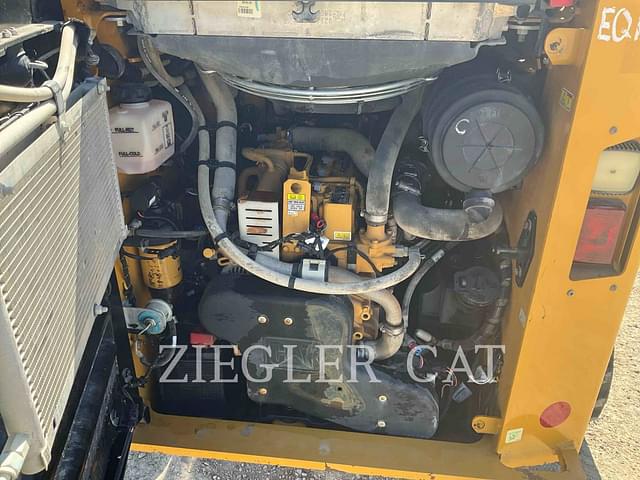 Image of Caterpillar 289D3 equipment image 3