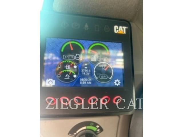 Image of Caterpillar 299D3XE equipment image 4