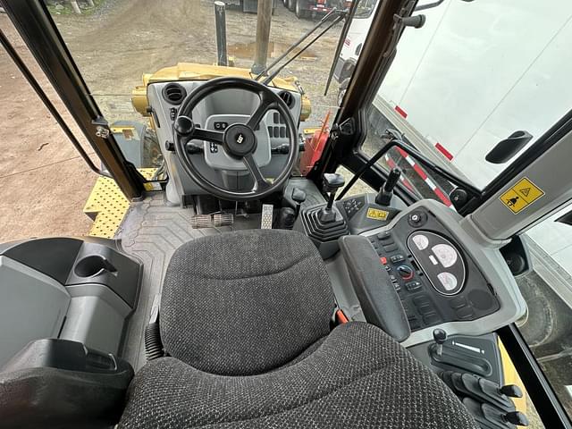 Image of Caterpillar 416F equipment image 4