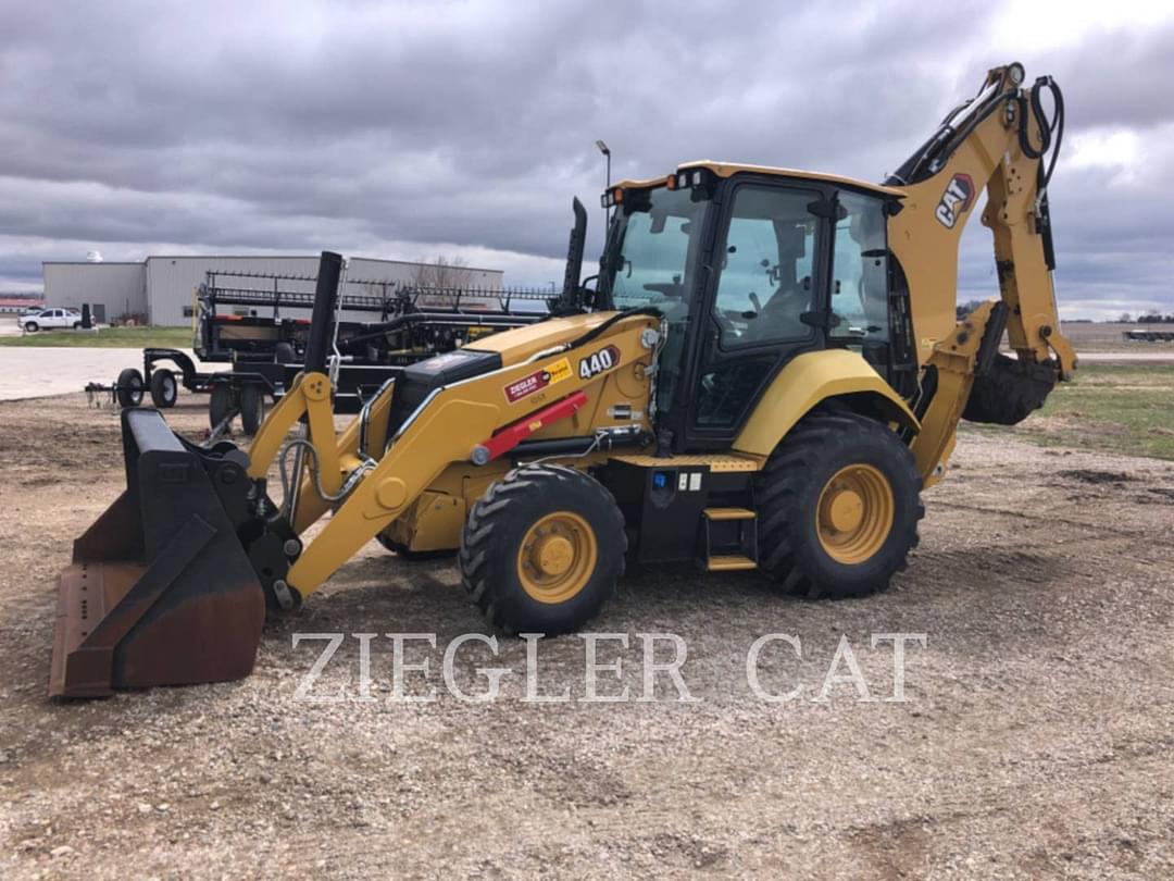 Image of Caterpillar 440 Image 0