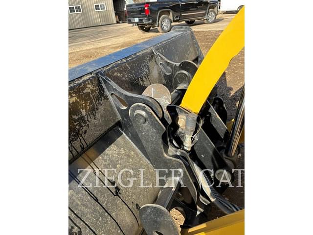 Image of Caterpillar 440 equipment image 4