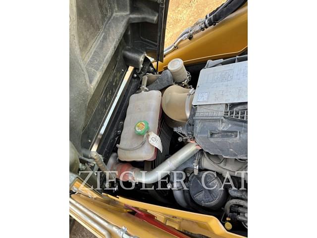Image of Caterpillar 440 equipment image 4