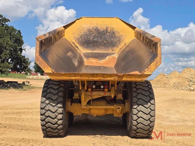 Image of Caterpillar 745 equipment image 3