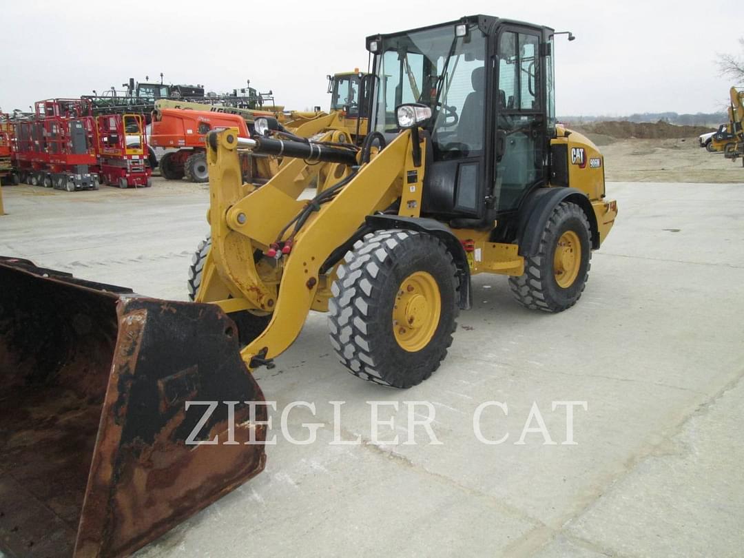 Image of Caterpillar 906M Primary image
