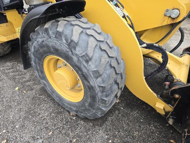 Image of Caterpillar 906M equipment image 4