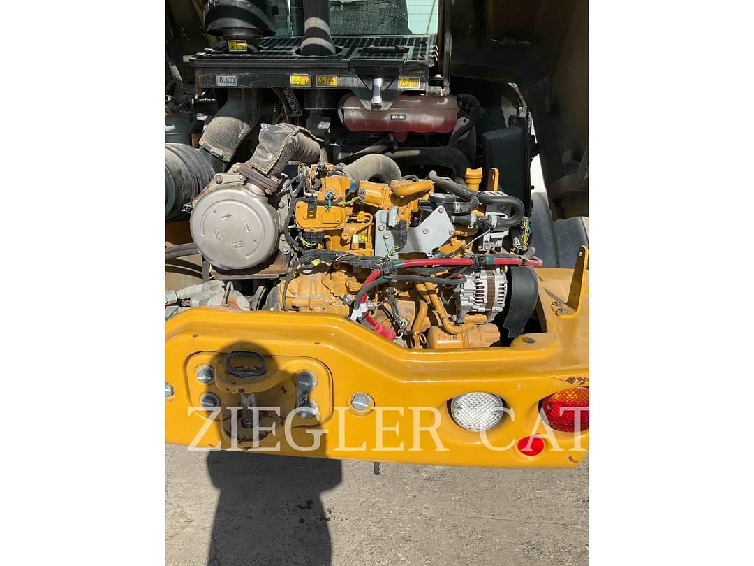 Image of Caterpillar 908M Primary image