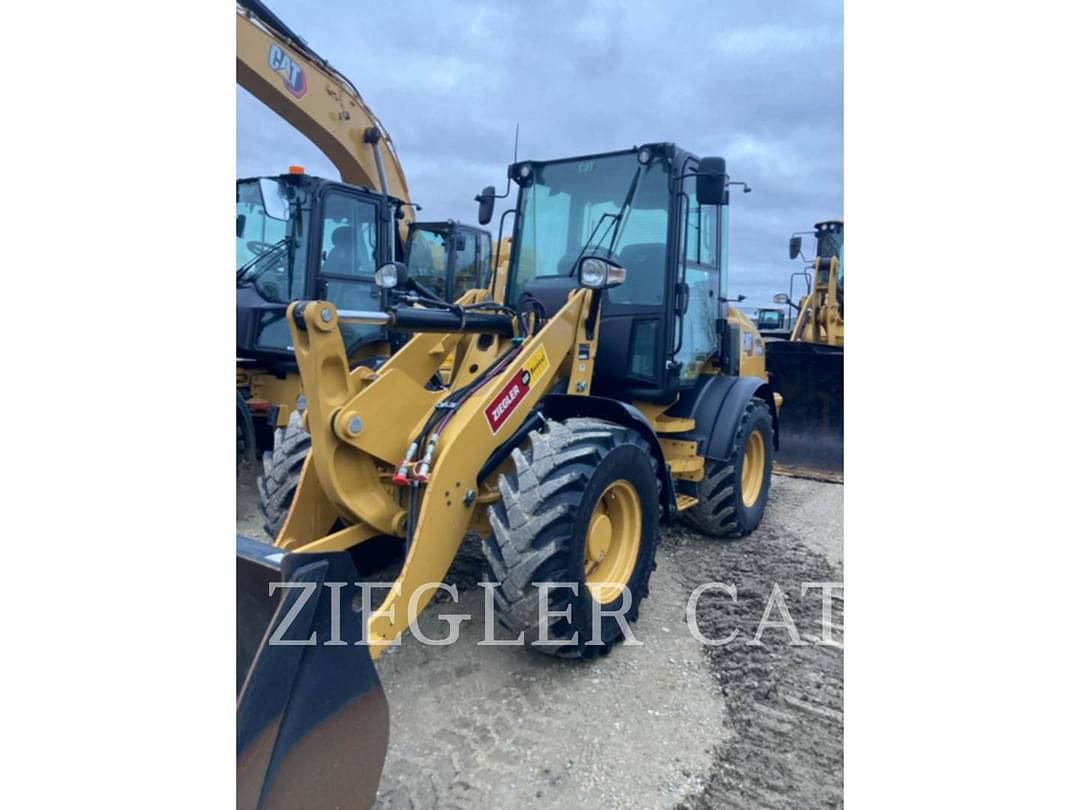 Image of Caterpillar 908M Image 0