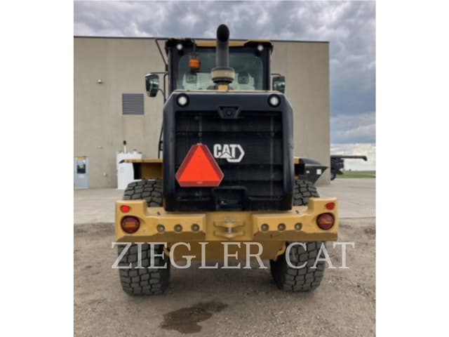 Image of Caterpillar 926M equipment image 3