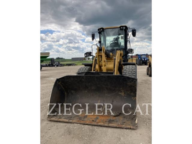 Image of Caterpillar 926M equipment image 2